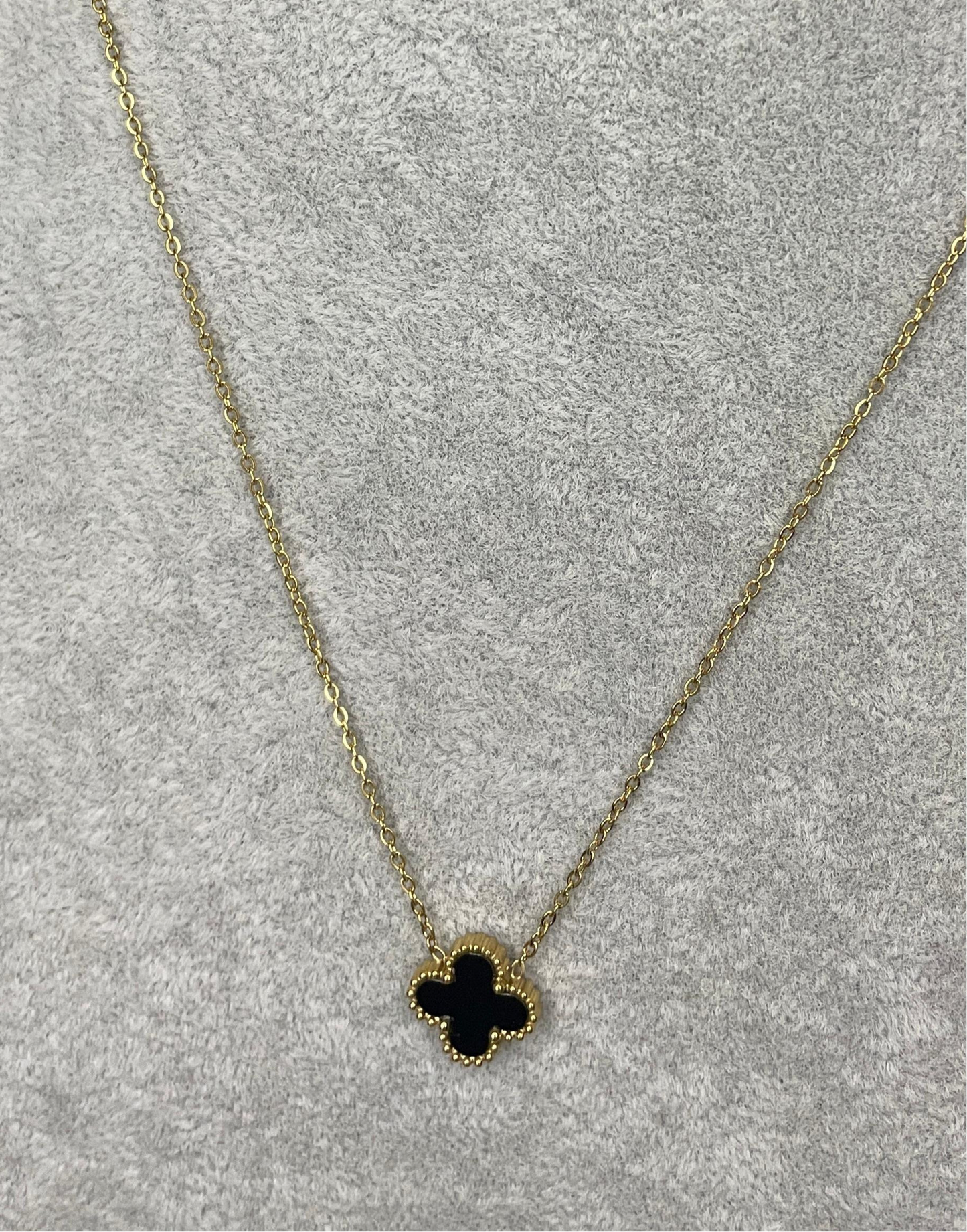 Colier Auriu Trifoi Negru