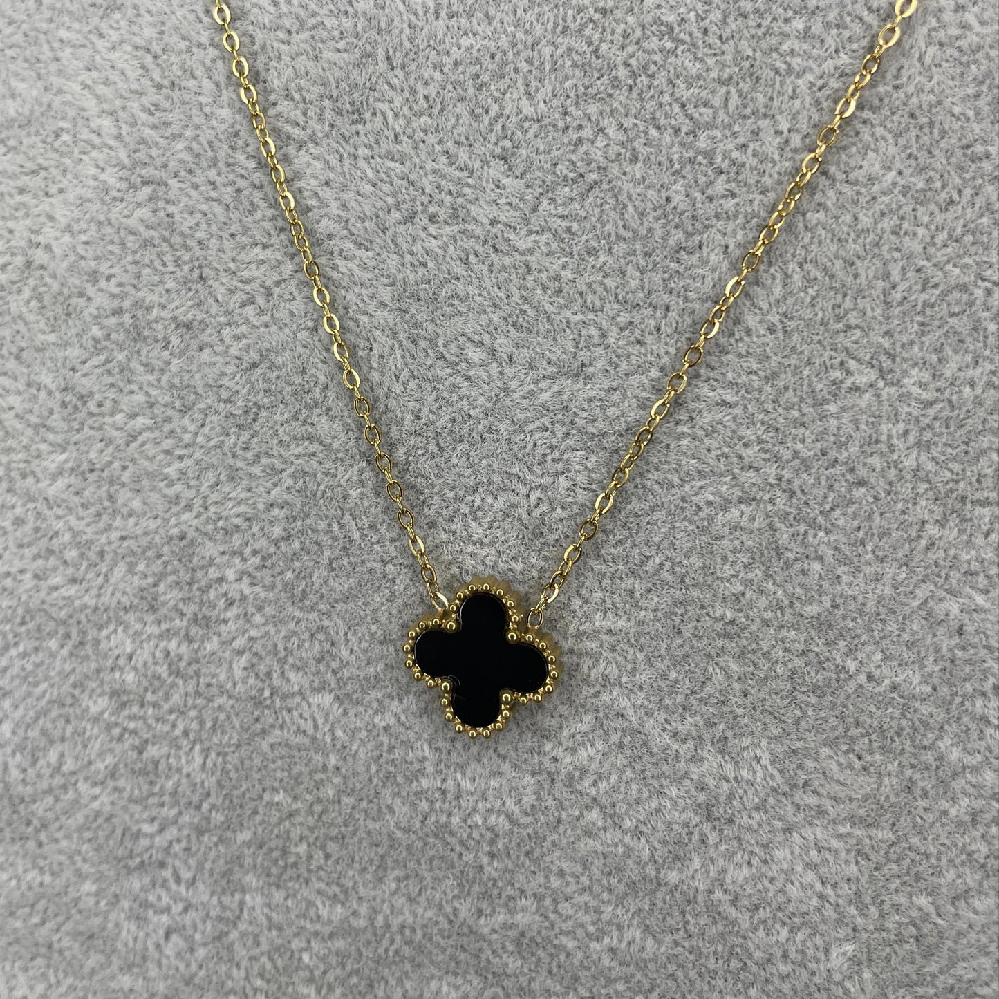 Colier Auriu Trifoi Negru